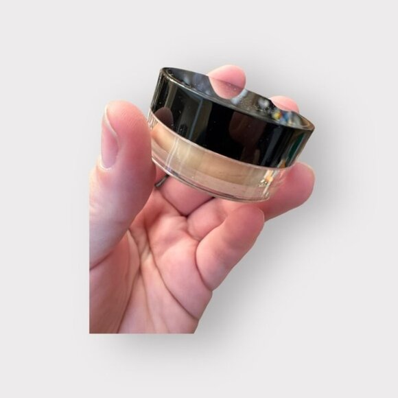 NWT ACE BEAUTÉ Effortless Radiance Loose Setting Powder in Medium - Picture 6 of 6